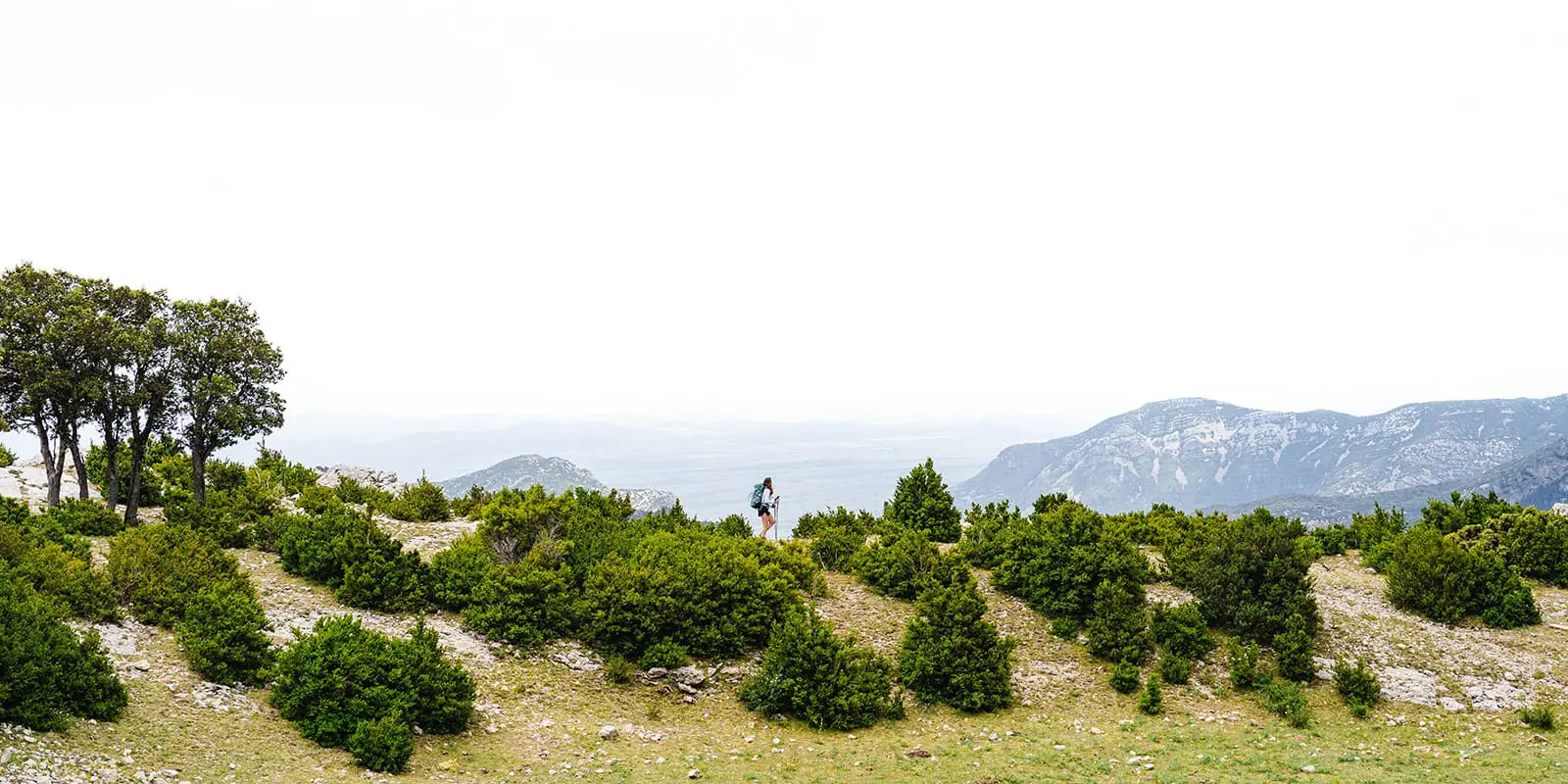 women hiking on the Estels del Sud