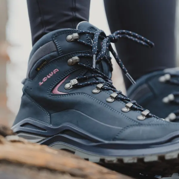 LOWA RENEGADE hiking boot