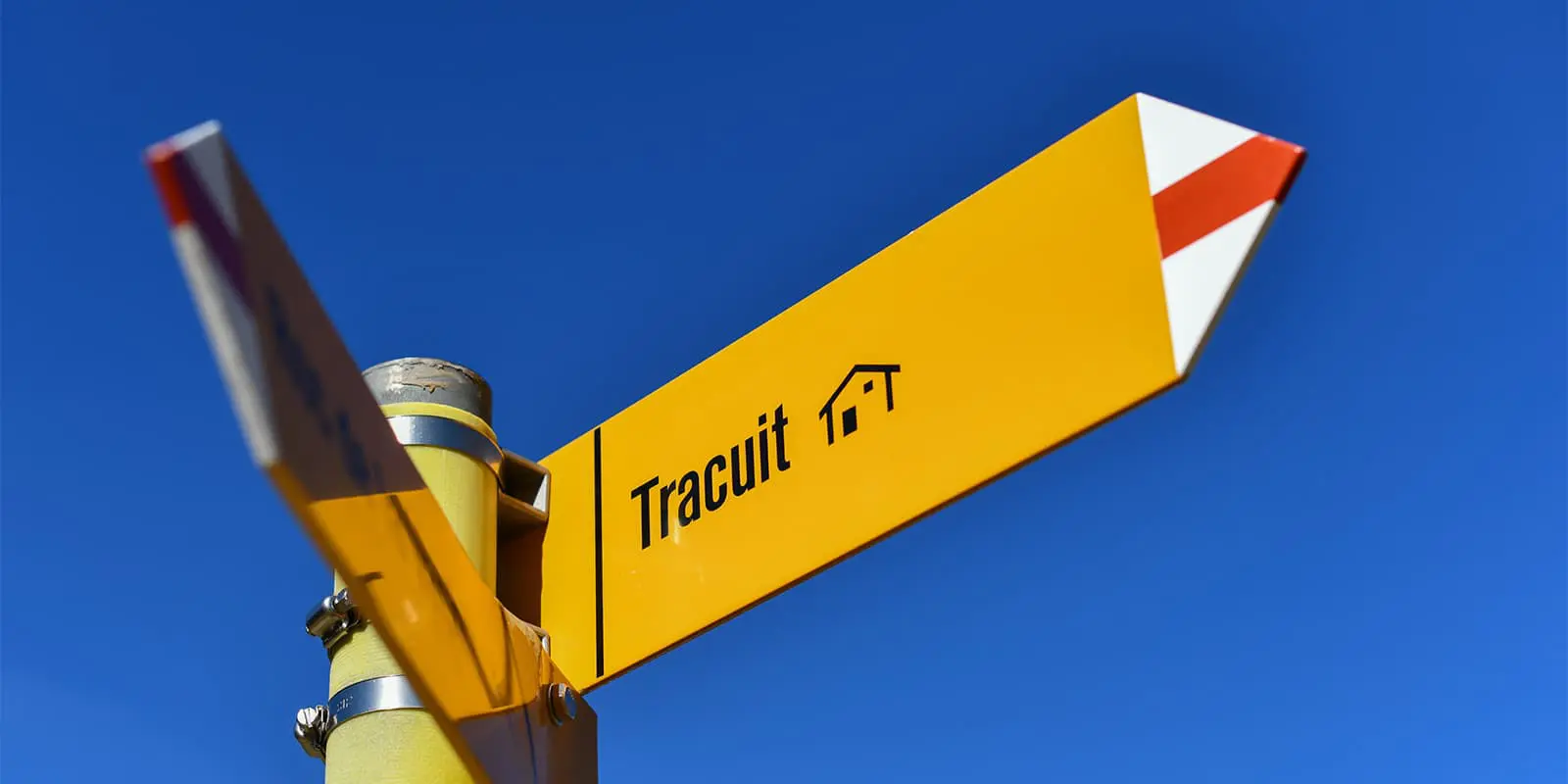sign to Tracuit mountain hut on the Bishorn climb