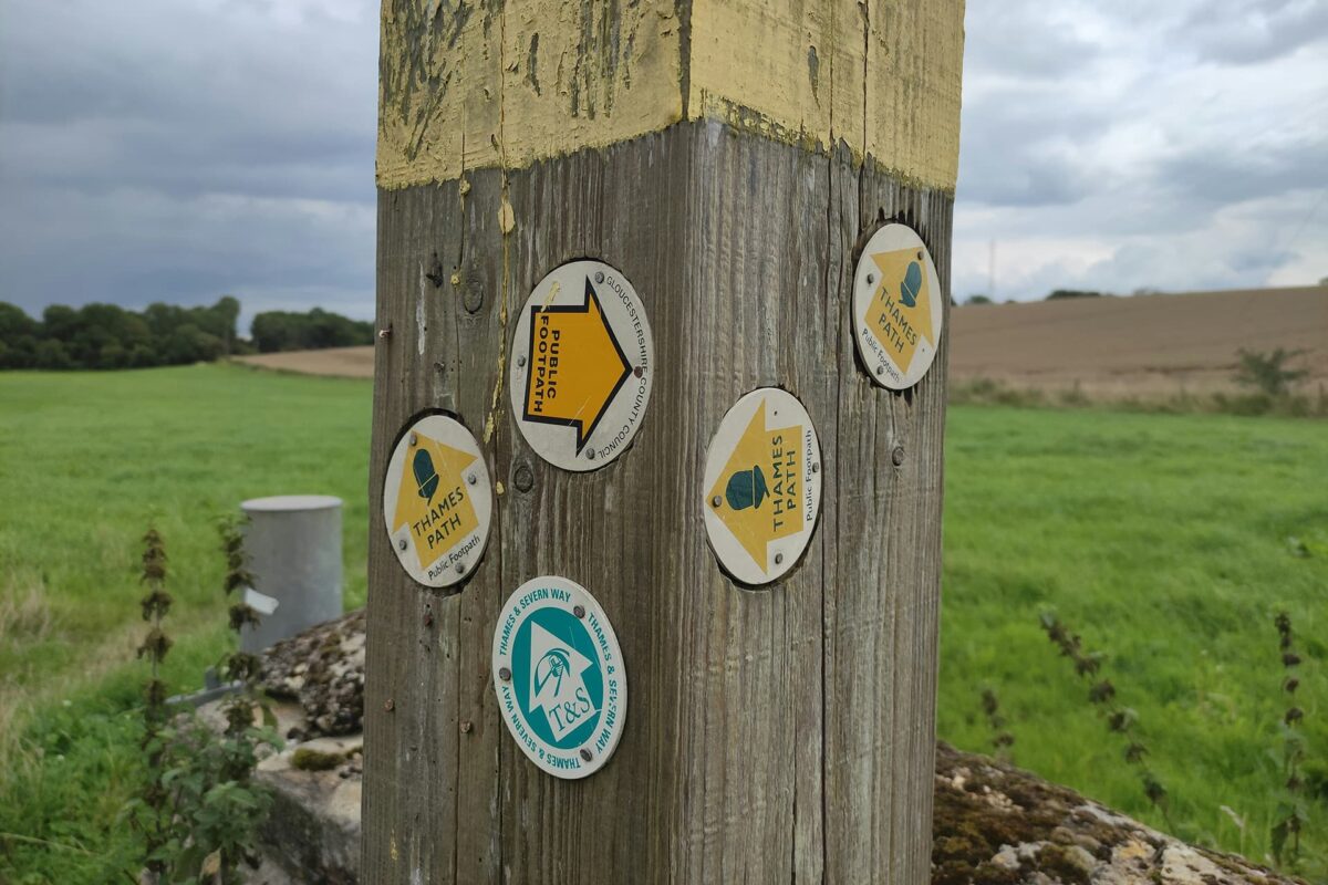 Way sign of the Thames path