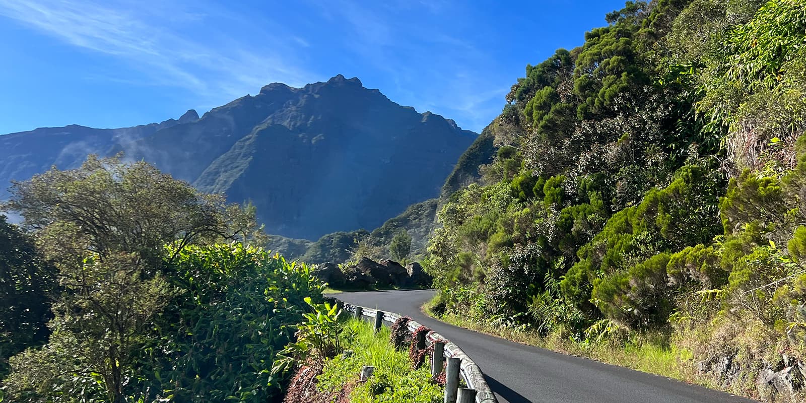 asphalt road on Réunion island