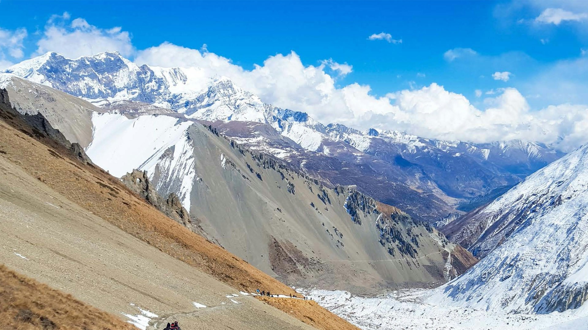 Hiking in the Himalaya Nepal