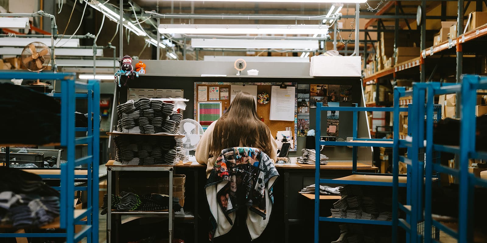 packaging socks in factory