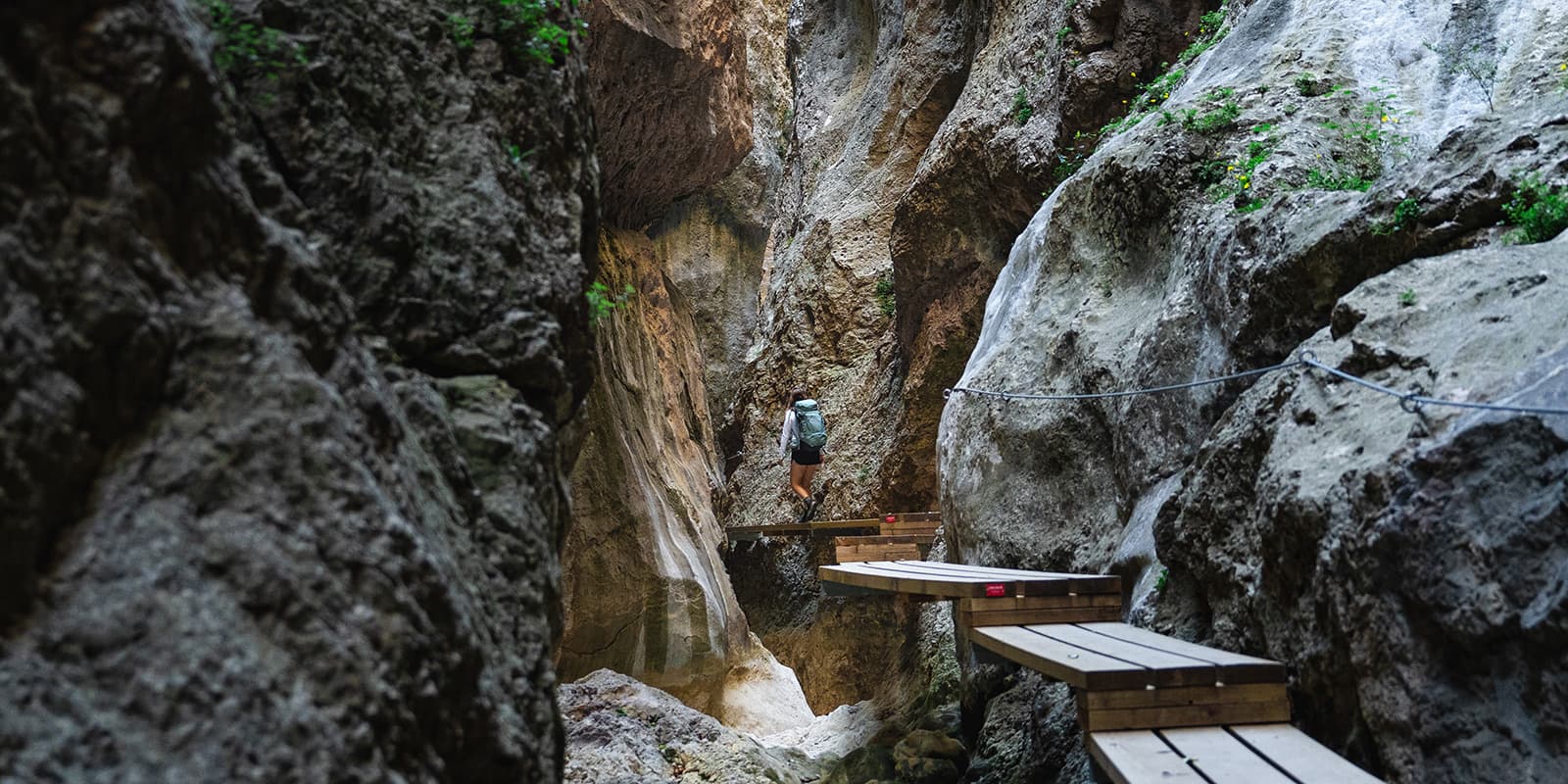 women hiking on the Estels del Sud