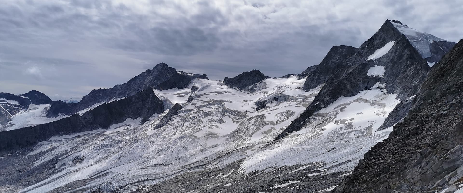 snowy peaks on Berliner Höhenweg