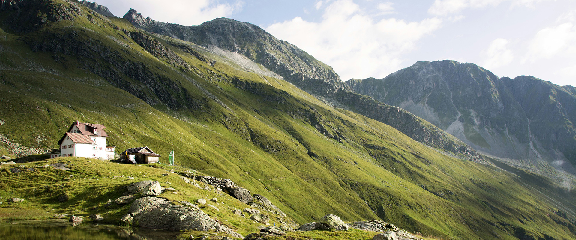 mountain hut in de Austrian alps on the Stubaier hohenweg