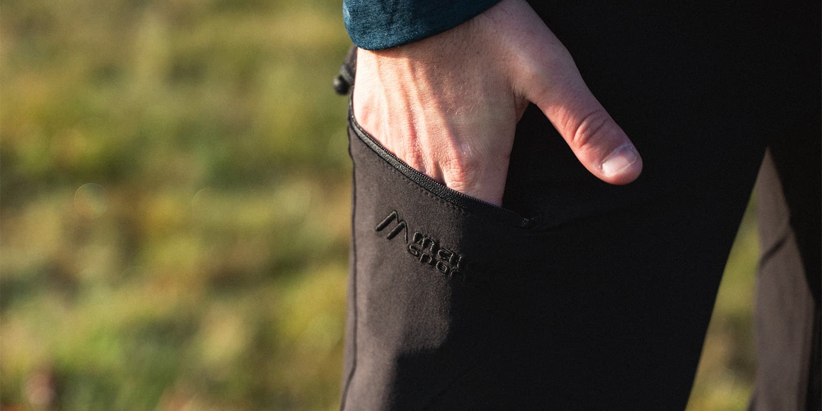 side pocket of the Maier Sports Nil outdoor pants