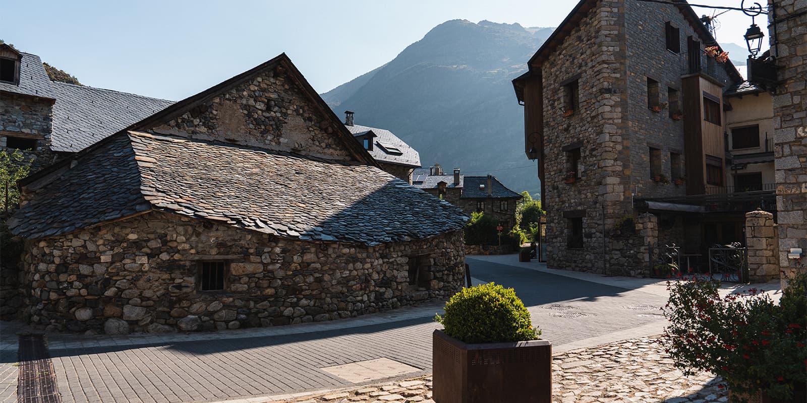 idilic stone houses in small town in the Aran valley on the Via Calda