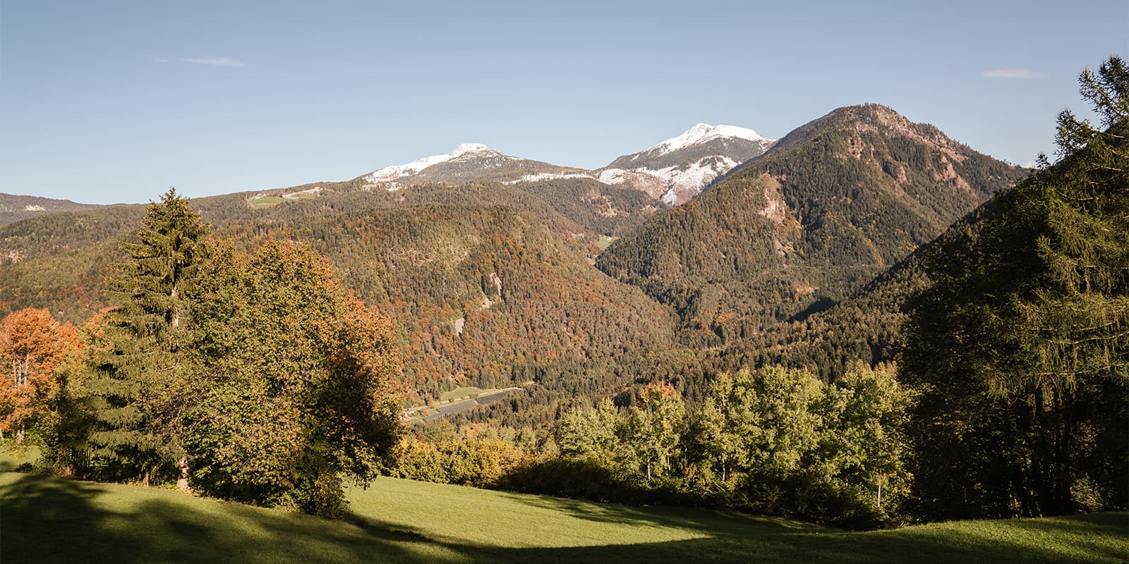 shot of the Schwarzhorn and Weisshorn peaks in South Tyrol on the SchwarzWeiss Trail