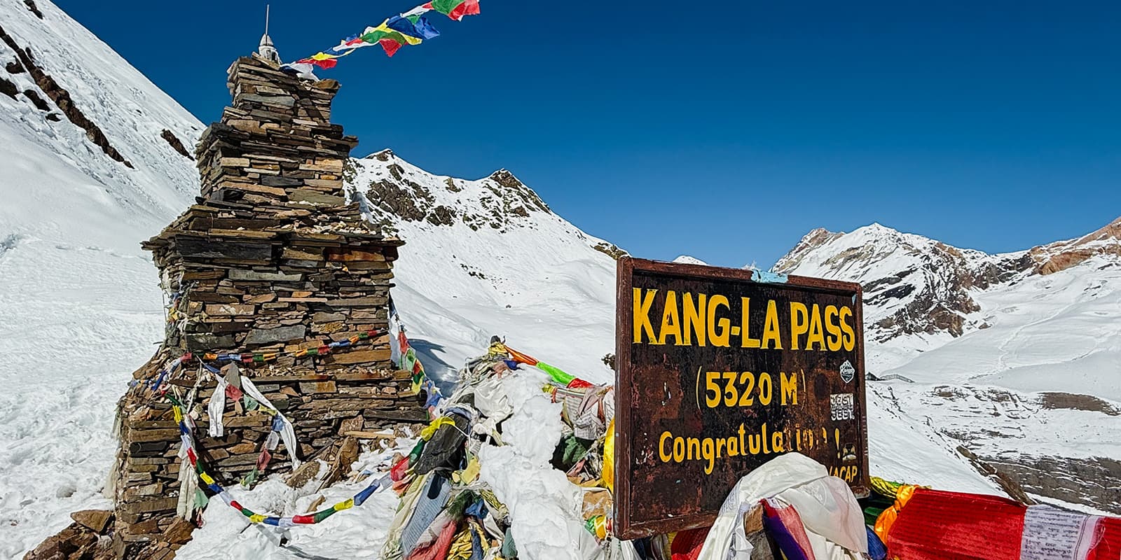 top of the Kang-la pass above 5000m on the Nar Phu valley trek