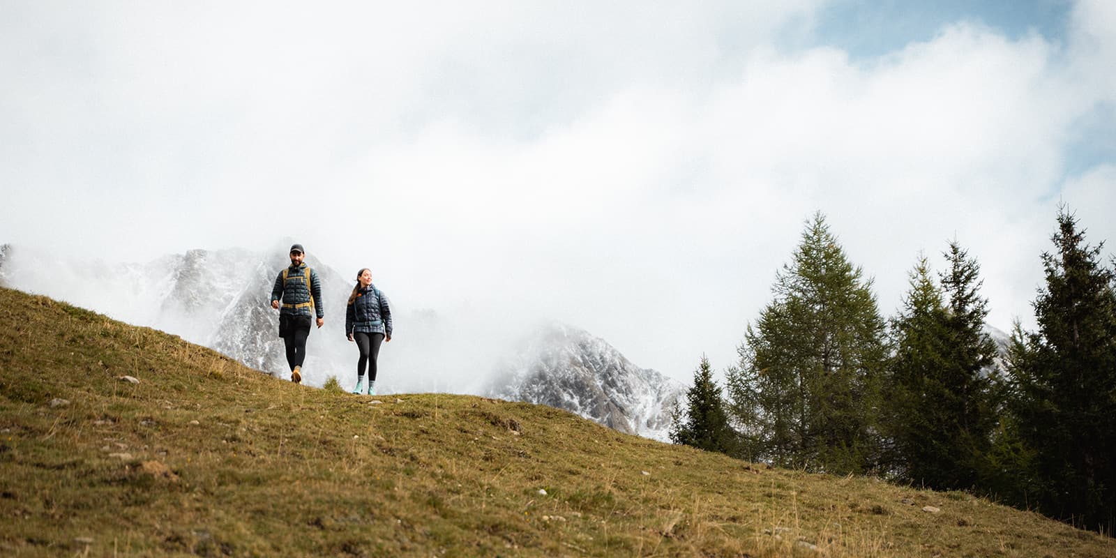hikers on the Almweg 2000 in the Gsiesertal valley