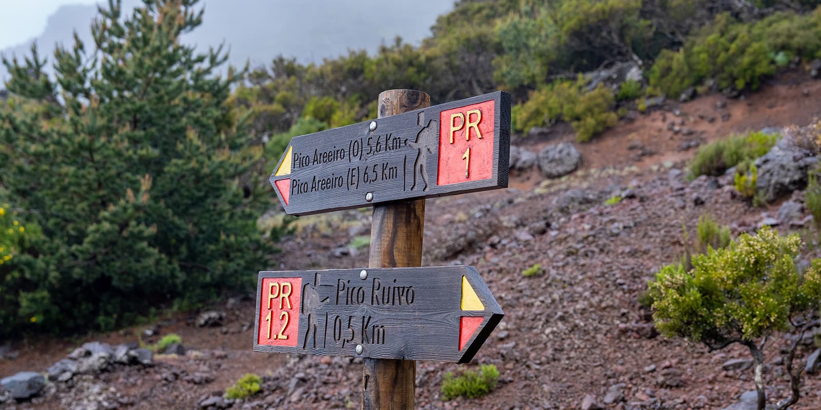 trail marker on the PR1 hiking trail on Madeira
