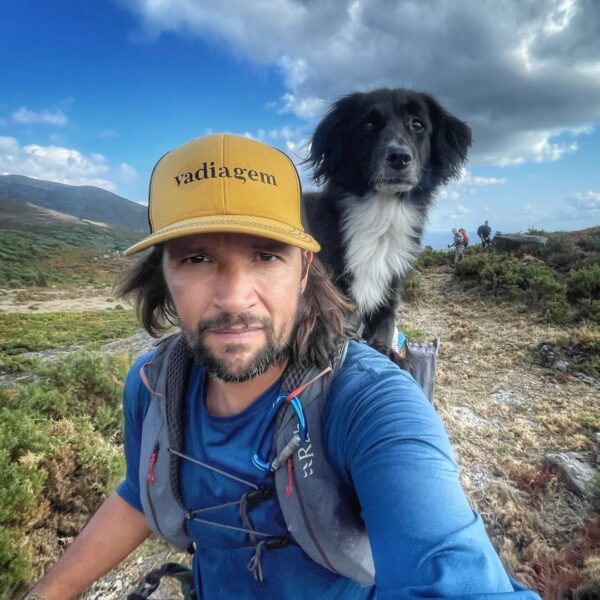 Diogo Tavares profile picture with his dog
