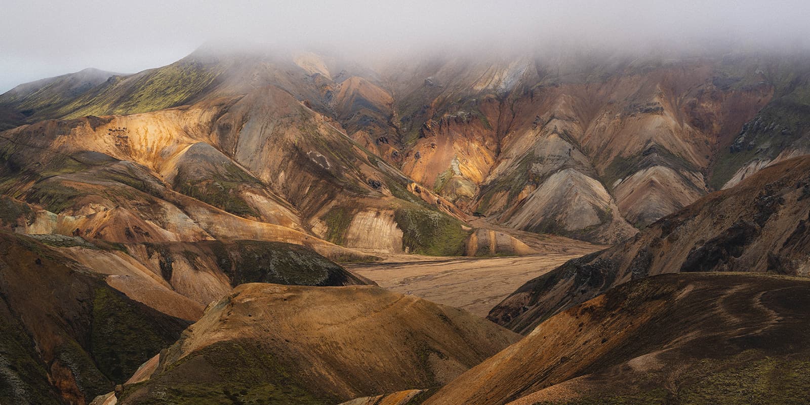 colorful mountains in Iceland on the laugavegur Trail